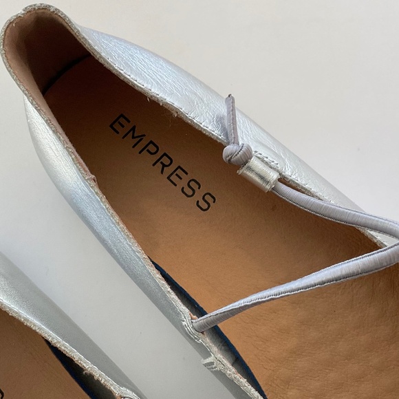 EMPRESS Australia Metallic Silver Square Tie Mary Jane Size EU 39 / 8 US NEW - Picture 3 of 12